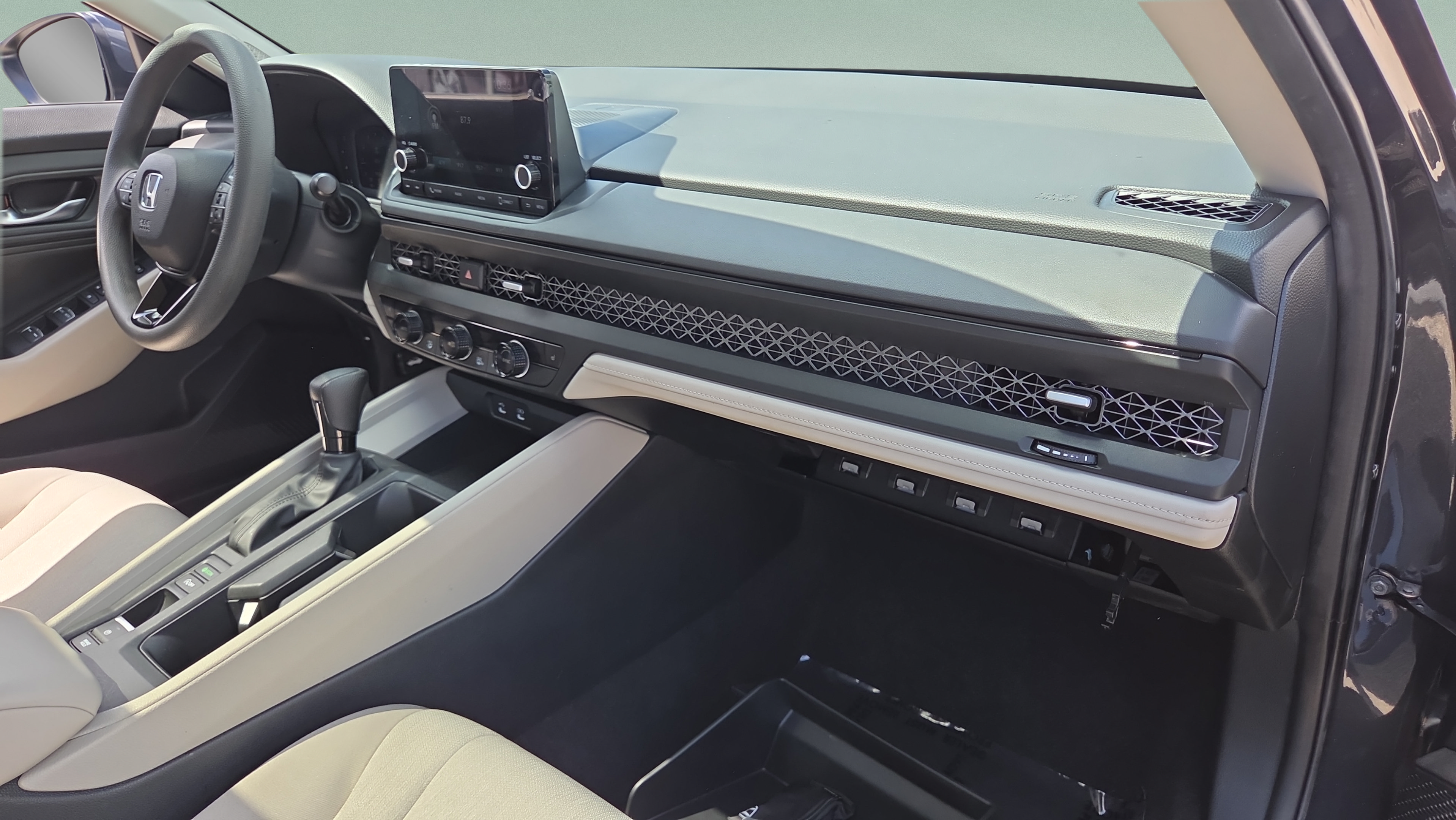 Used 2023 Honda Accord EX image 14