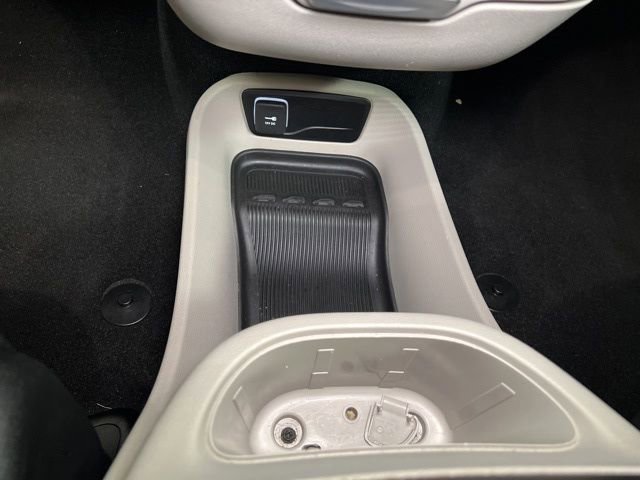 Used 2024 Chrysler Pacifica Limited FWD image 29