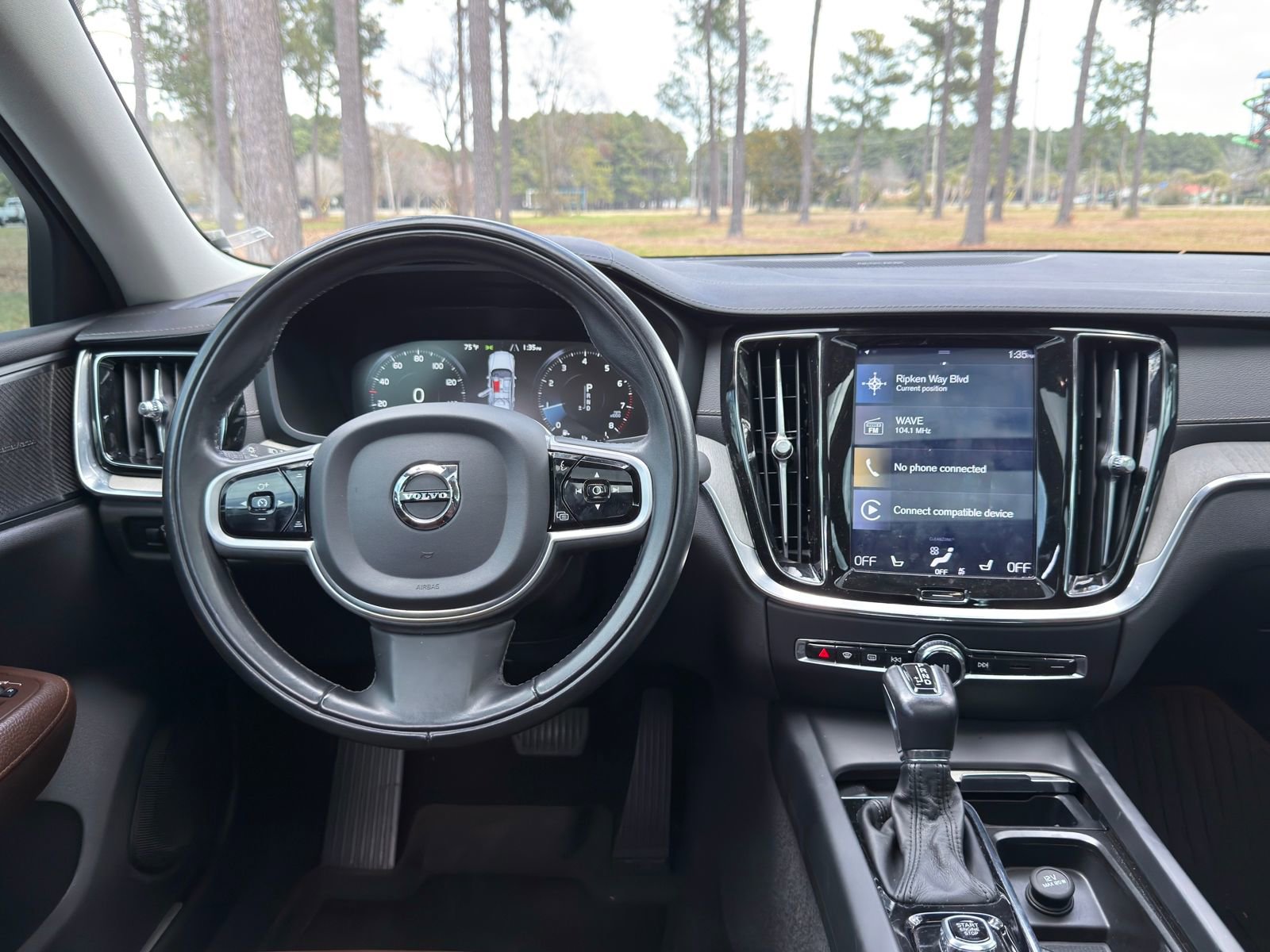 Used 2020 Volvo S60 T6 Inscription image 3