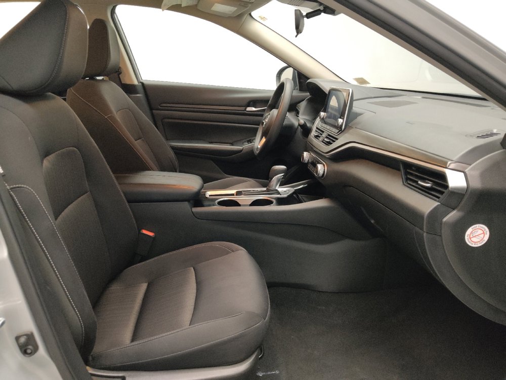Used 2024 Nissan Altima 2.5 SV image 21