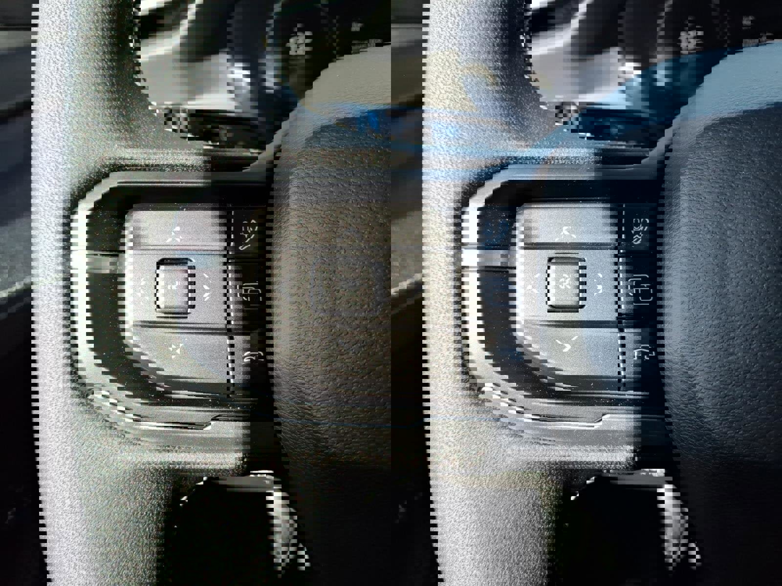 New 2026 Jeep Cherokee Laredo image 15