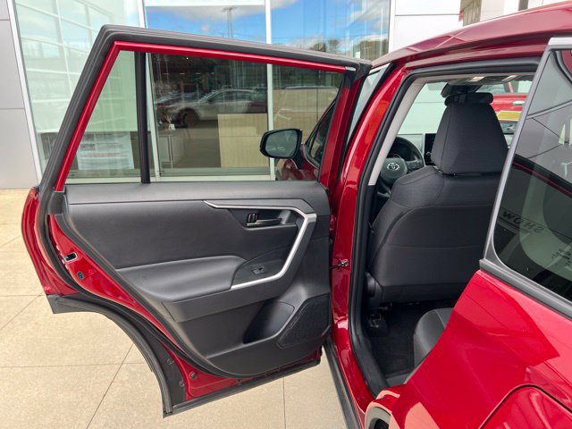 Used 2024 Toyota RAV4 LE AWD/4WD image 30