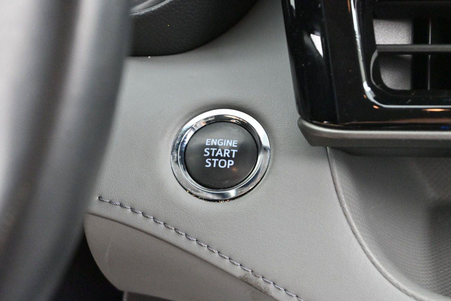 Used 2023 Toyota Highlander LE FWD image 24