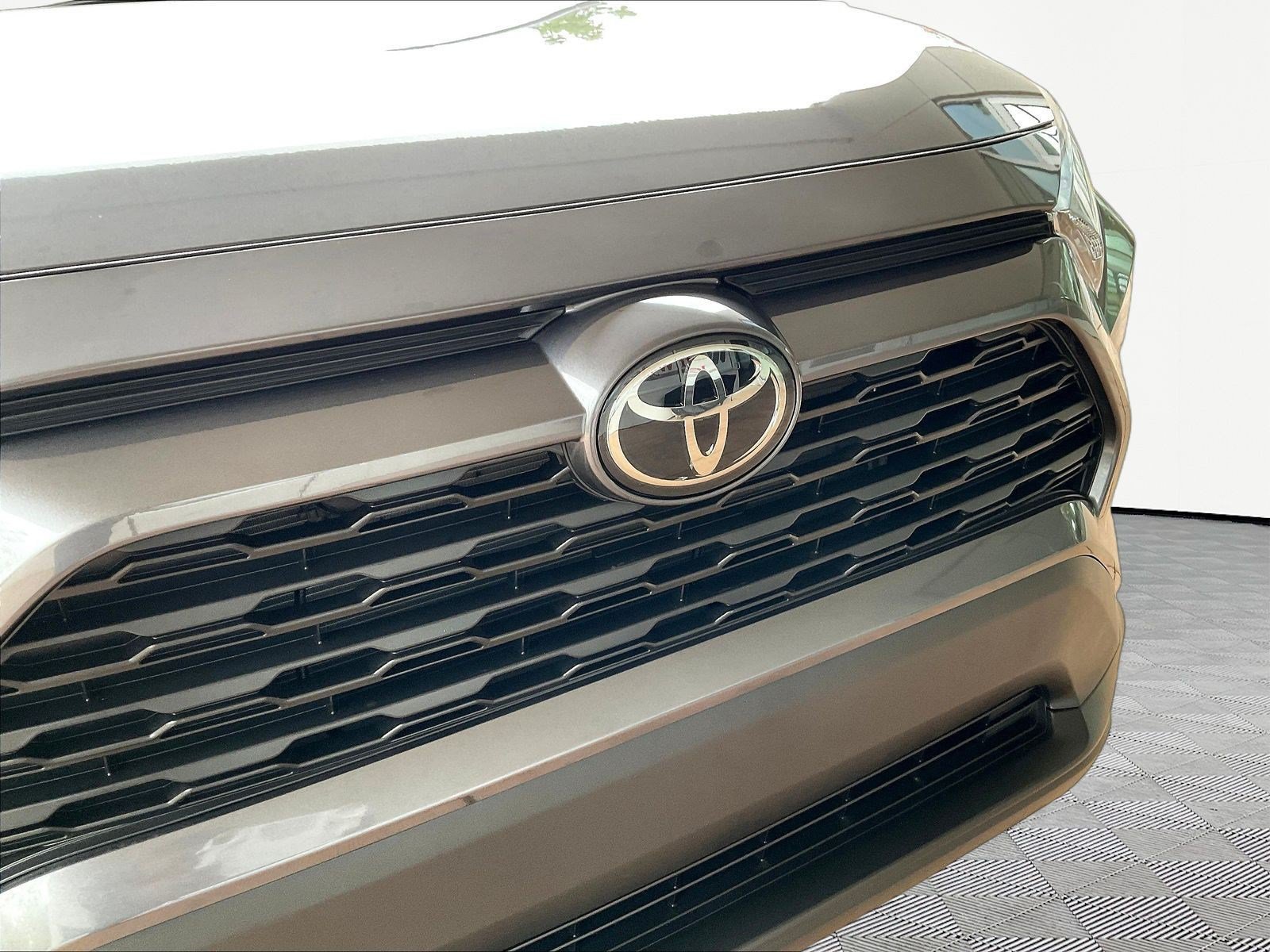 Used 2024 Toyota RAV4 XLE Premium FWD image 33