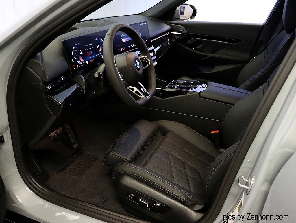 New 2026 BMW 530i xDrive w/ M Sport Package image 11