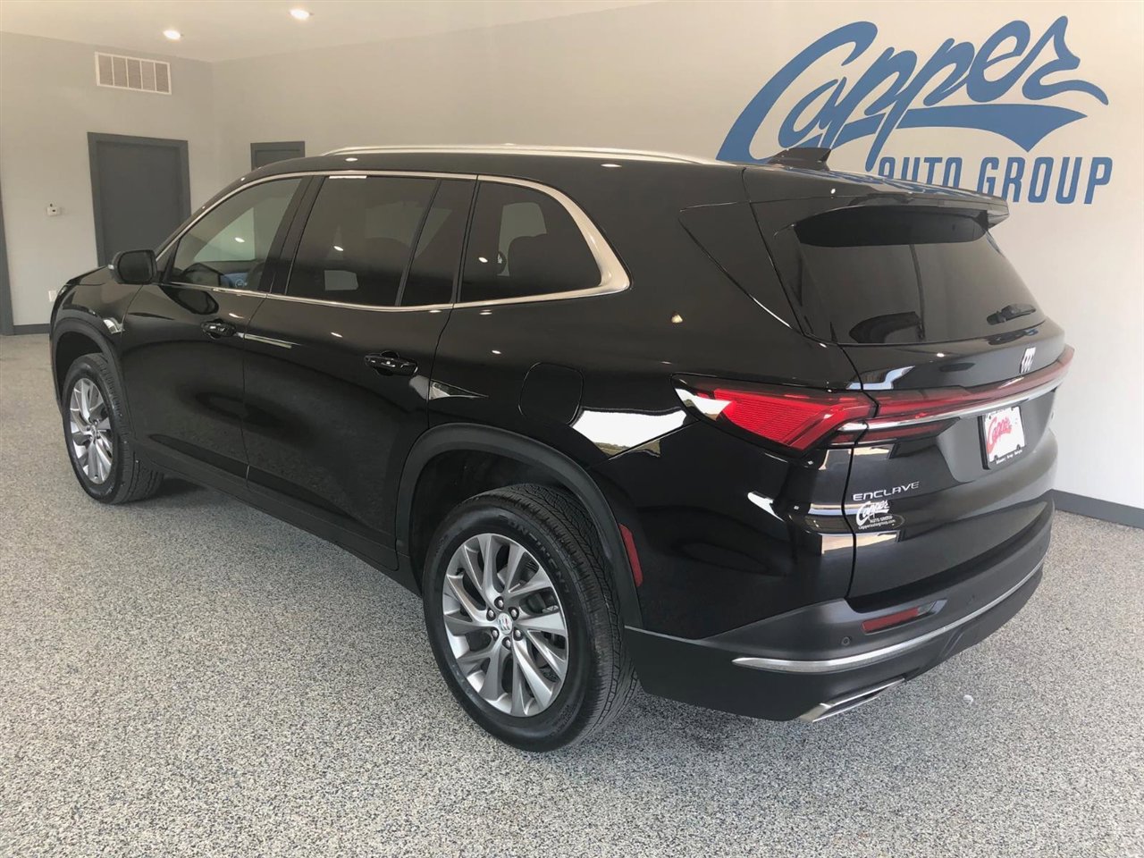 Used 2025 Buick Enclave Preferred image 4
