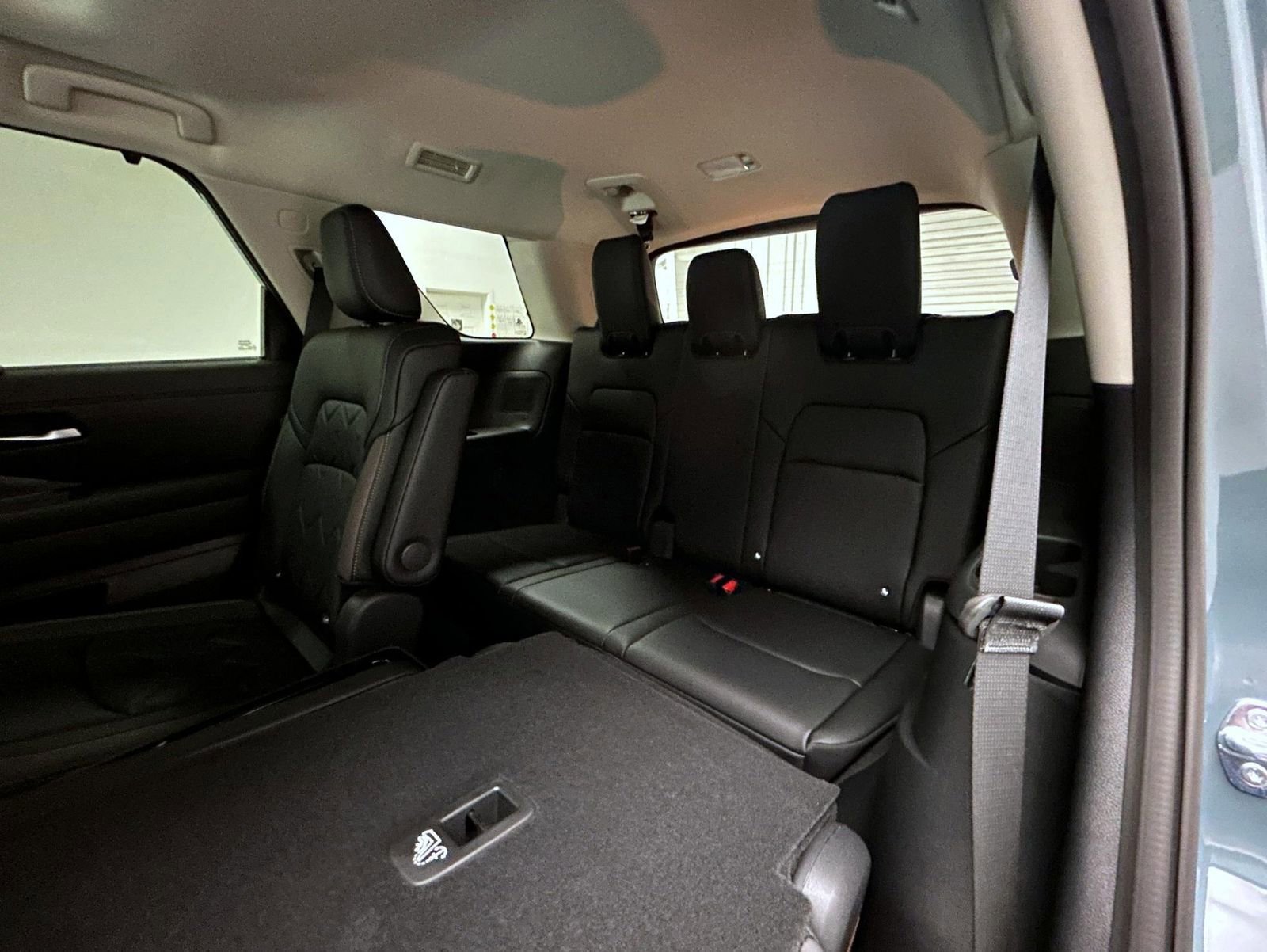 New 2026 Nissan Pathfinder Platinum AWD/4WD image 12