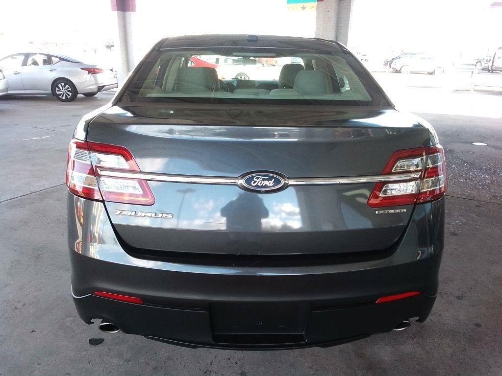 Used 2018 Ford Taurus SE FWD image 6