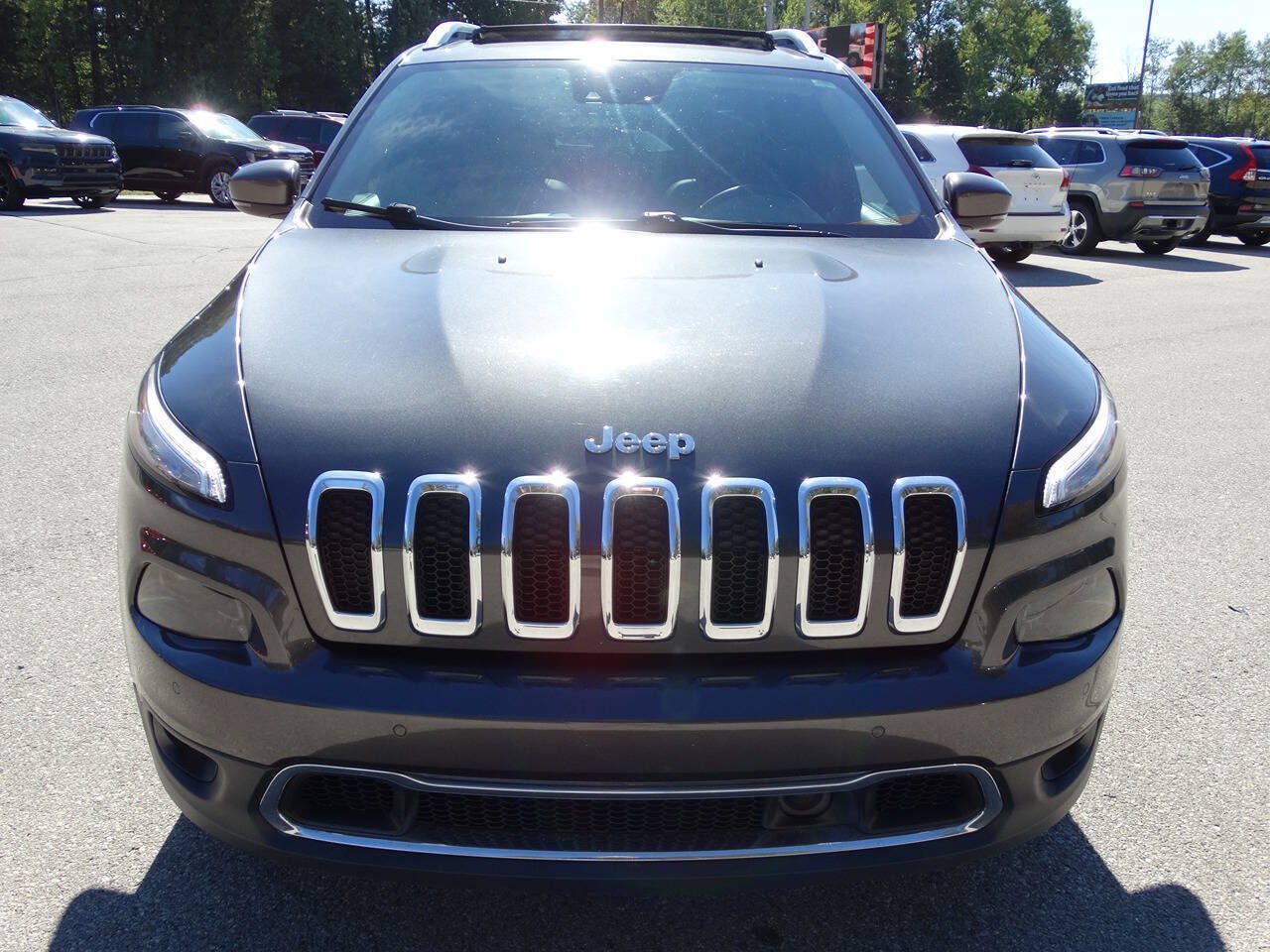 Used 2016 Jeep Cherokee 4WD Limited w/ Luxury Group w/ Luxury Group image 6