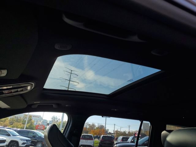 New 2025 Jeep Grand Cherokee L Limited w/ Luxury Tech Group II image 15