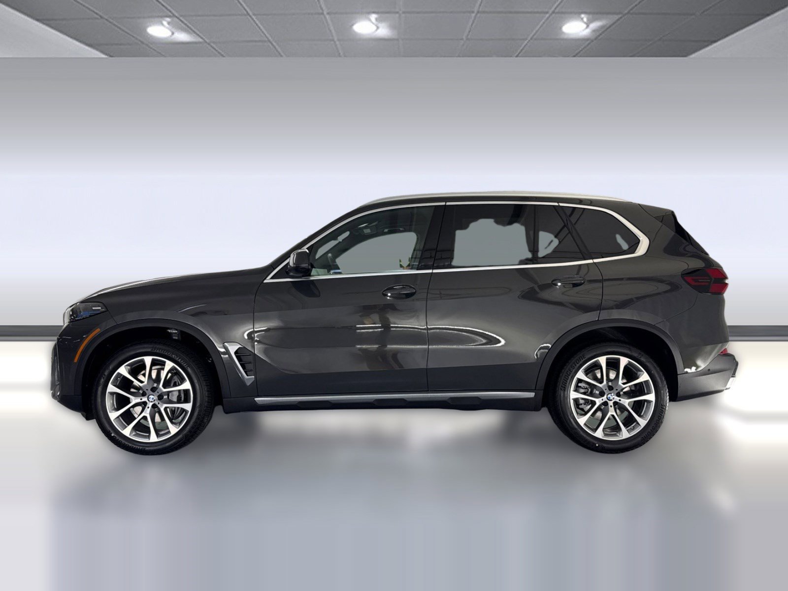 Used 2026 BMW X5 sDrive40i w/ Premium Package image 2