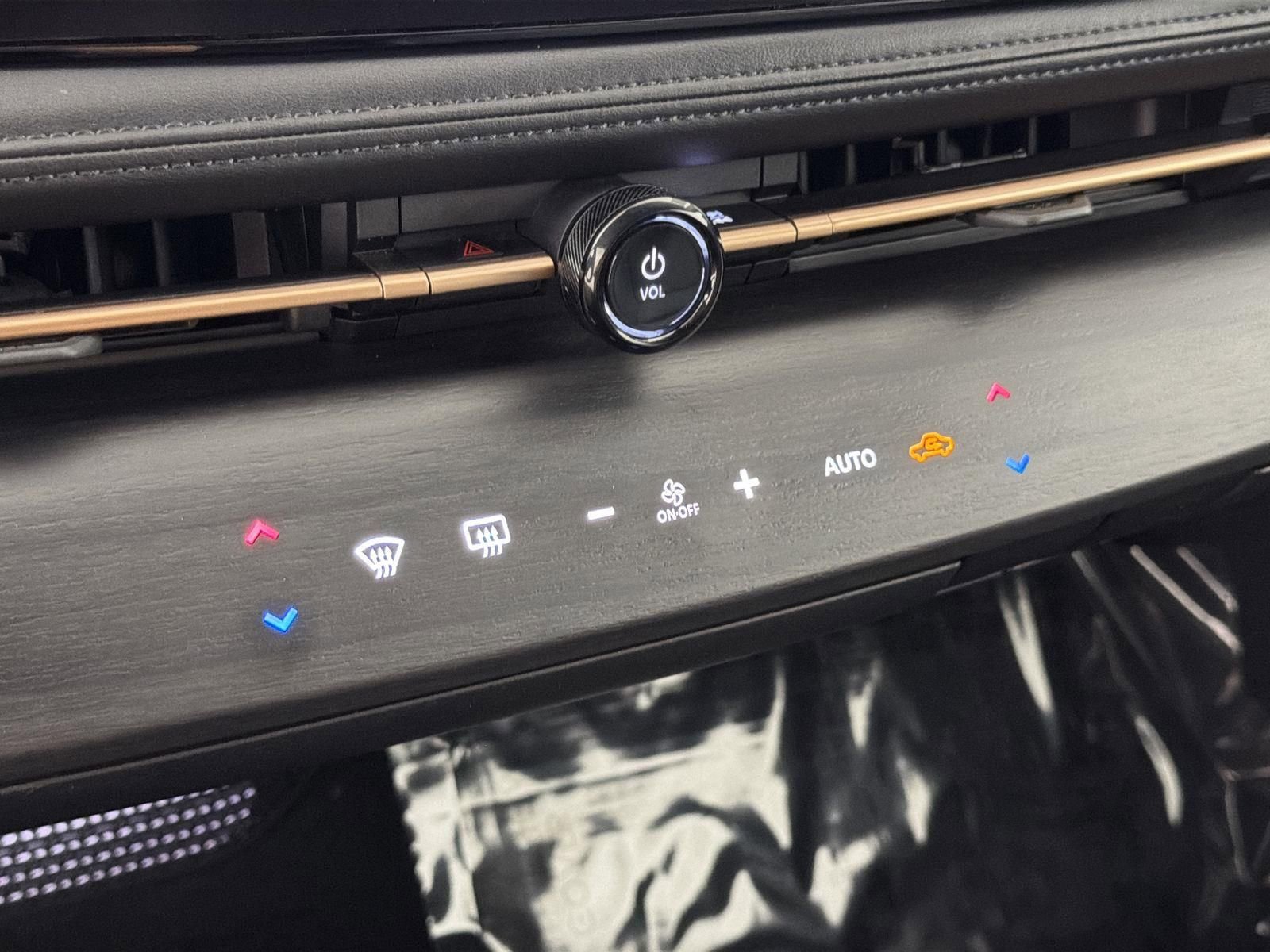 Used 2024 Nissan Ariya FWD image 14