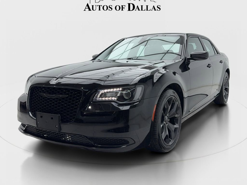 Used 2021 Chrysler 300 Touring w/ Sport Appearance Package image 3