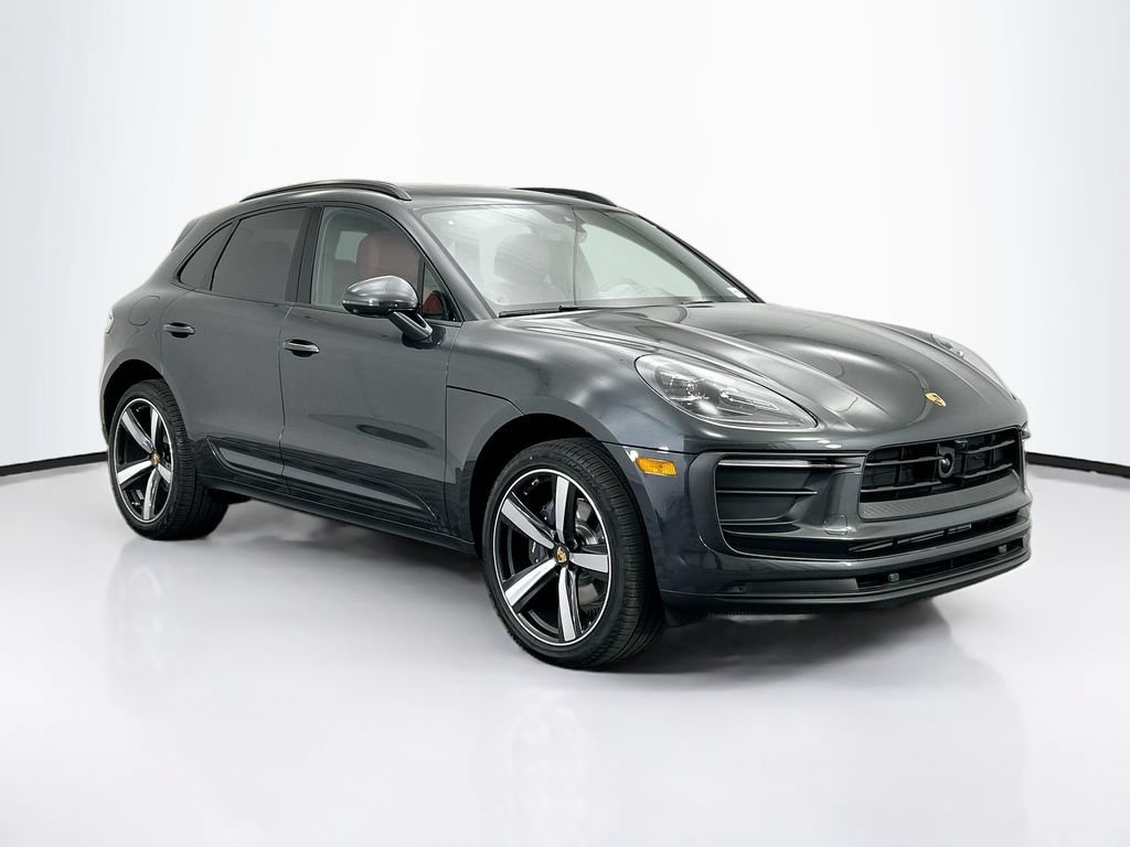 Used 2026 Porsche Macan AWD/4WD image 9