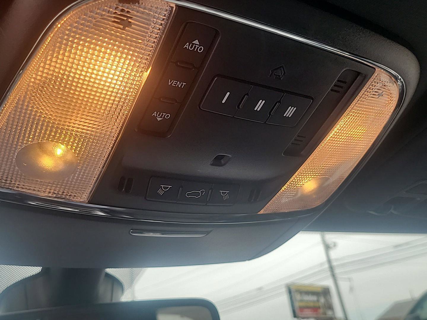 Used 2022 Jeep Grand Cherokee Laredo X image 18