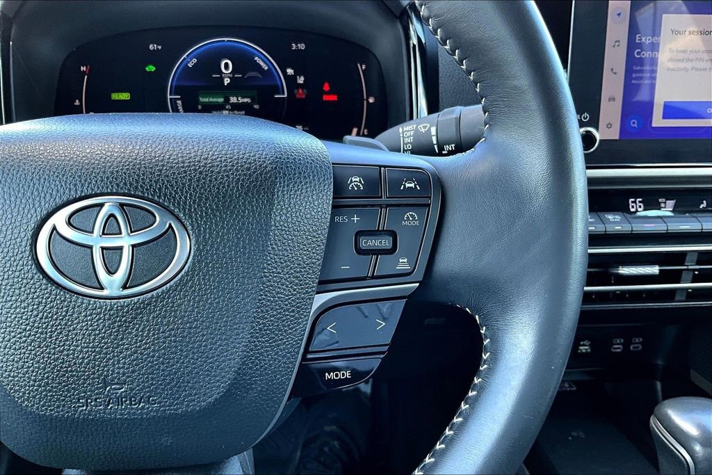 Used 2025 Toyota Camry SE image 19
