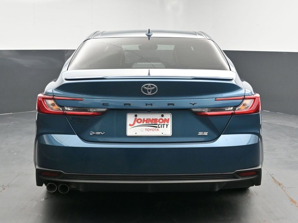Used 2025 Toyota Camry SE w/ Convenience Package image 8