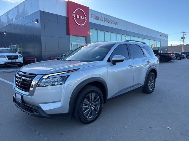 Used 2023 Nissan Pathfinder SV