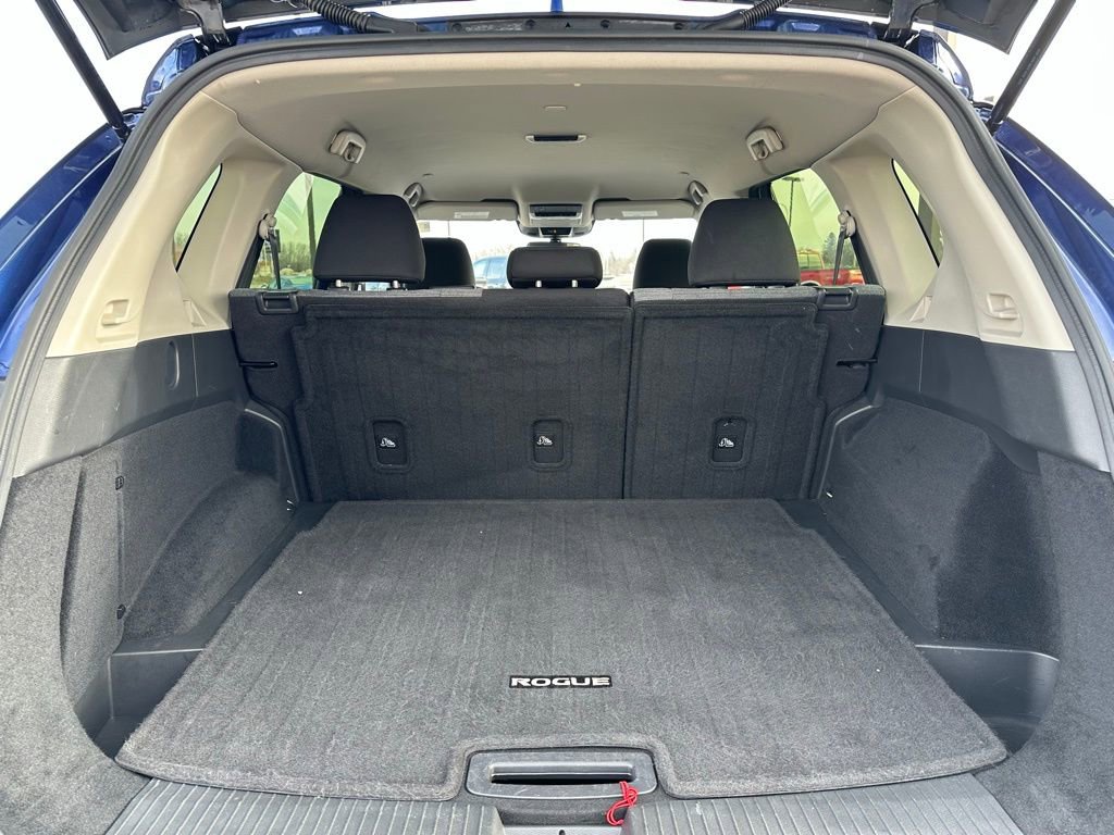 Used 2023 Nissan Rogue SV image 9