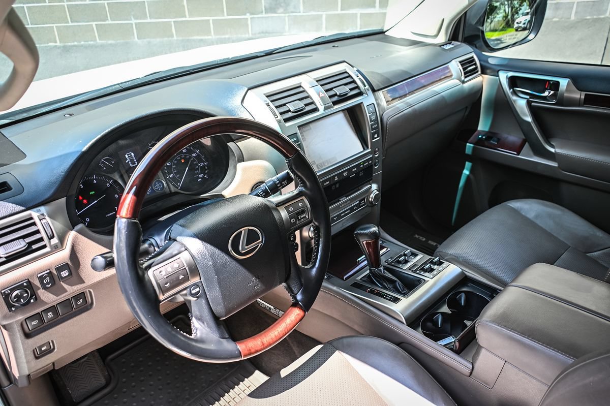 Used 2015 Lexus GX 460 Luxury AWD/4WD image 7