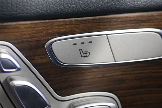 Used 2022 Mercedes-Benz GLC 300 4MATIC w/ Premium Package Lite image 16