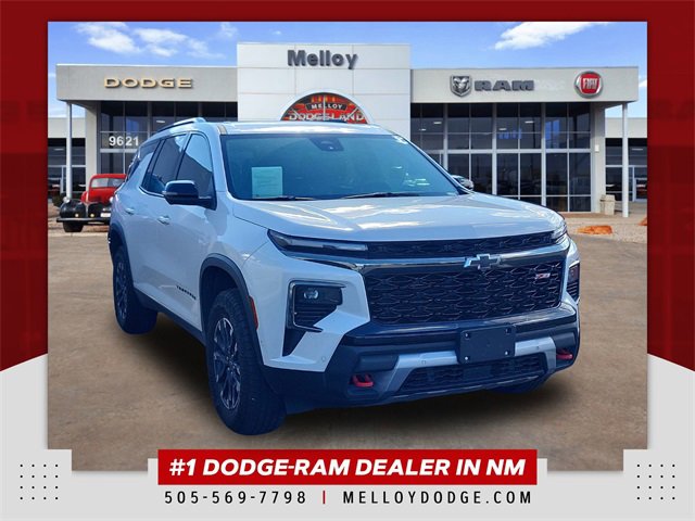 Used 2024 Chevrolet Traverse Z71 w/ Enhanced Driving Package image 1