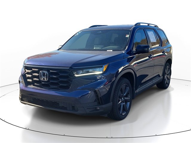 Used 2025 Honda Pilot Sport image 3