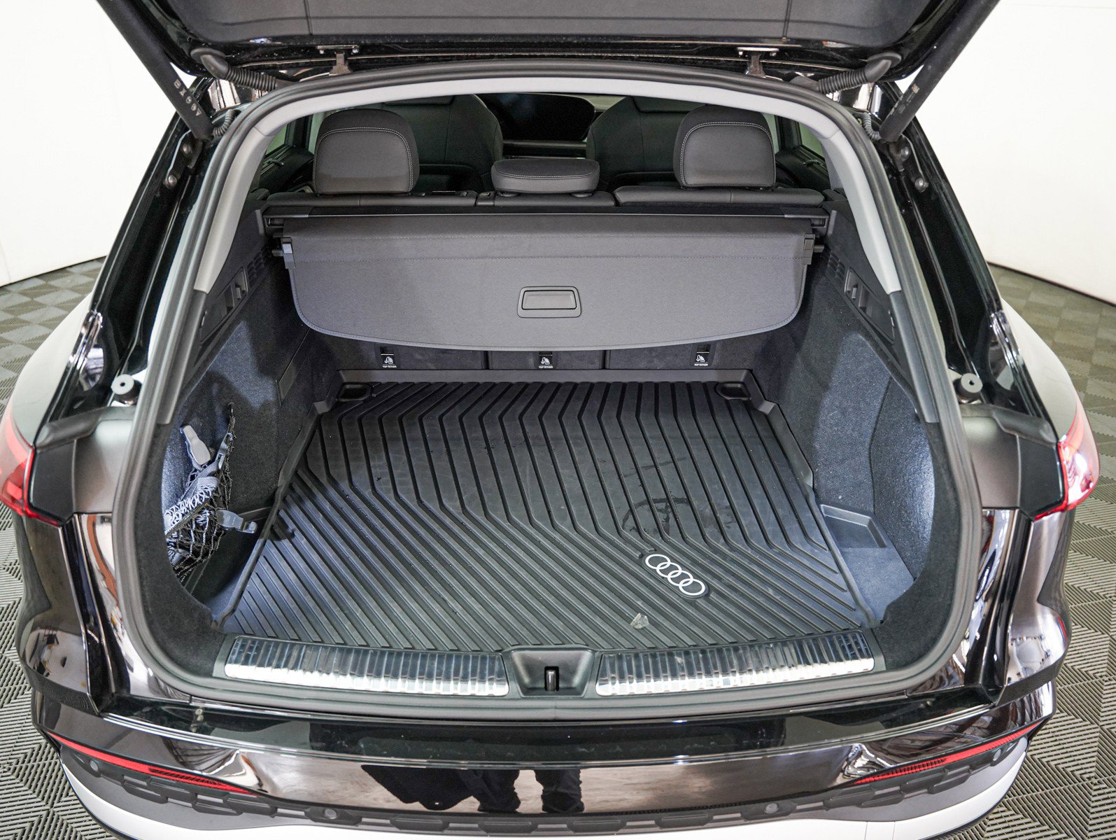 Certified 2025 Audi Q5 Premium Plus w/ Premium Plus image 8