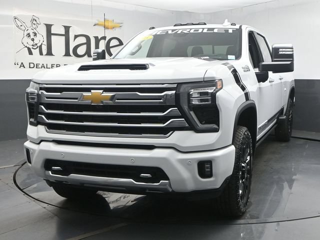 Used 2025 Chevrolet Silverado 2500 High Country w/ High Country Premium Package AWD/4WD image 7
