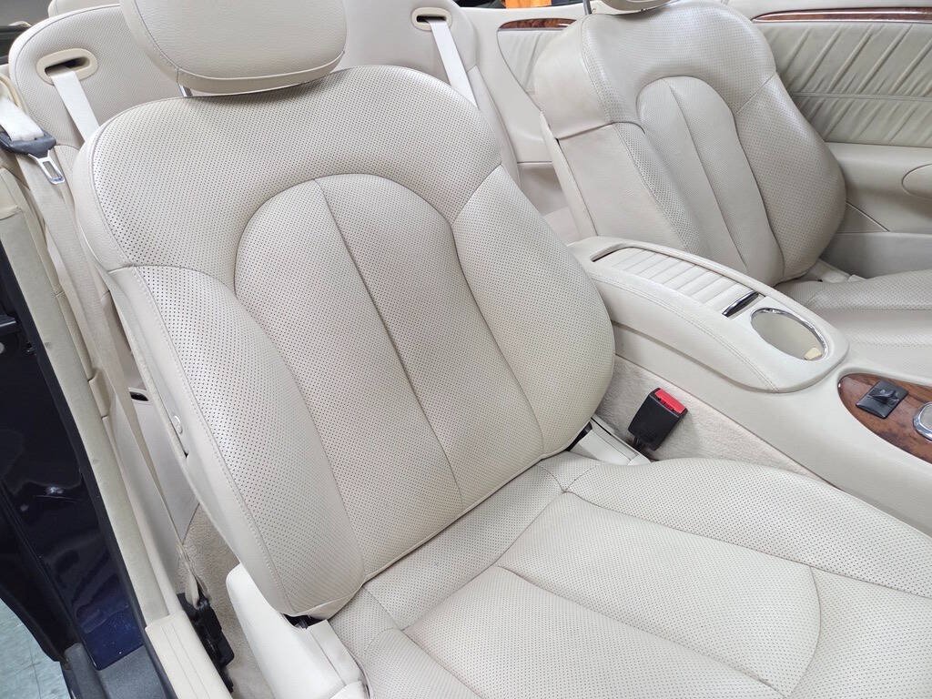 Used 2008 Mercedes-Benz CLK 350 Cabriolet image 35
