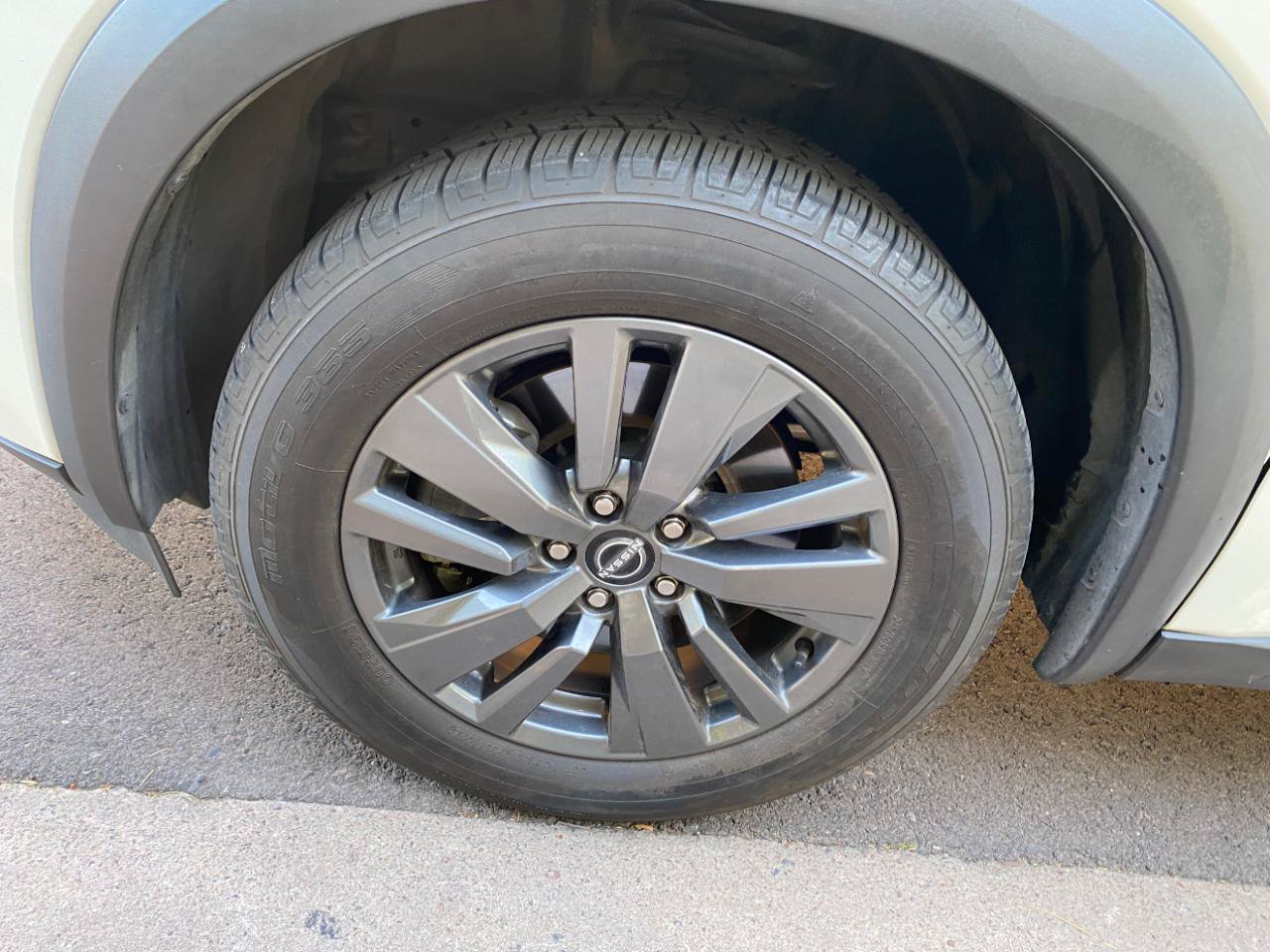 Used 2022 Nissan Pathfinder S FWD image 17
