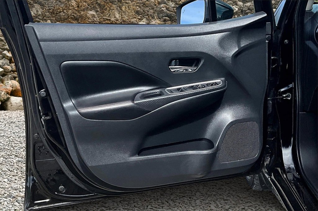 Used 2021 Nissan Versa SR image 22