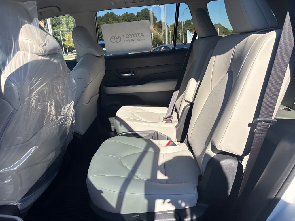 New 2026 Toyota Grand Highlander XLE image 19