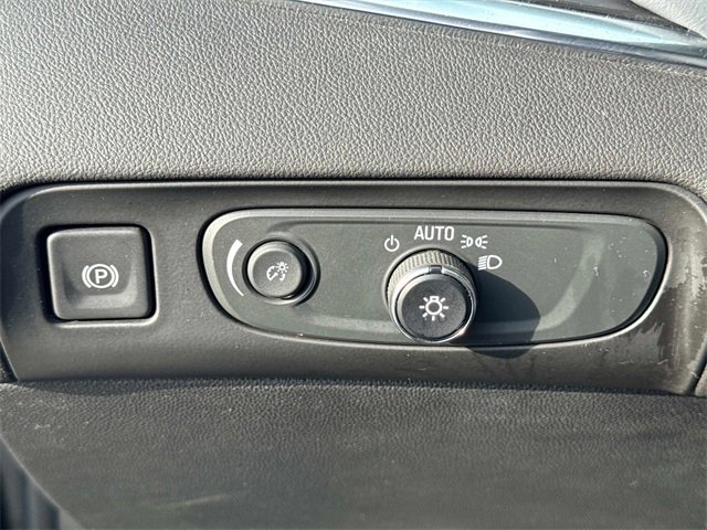 Used 2019 Buick Enclave Essence image 27