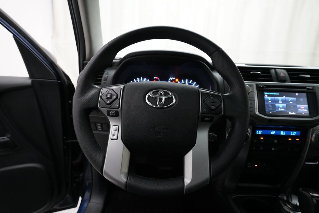 Used 2016 Toyota 4Runner Limited AWD/4WD image 4