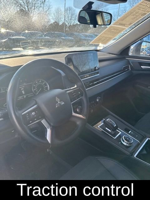 Used 2024 Mitsubishi Outlander FWD image 7