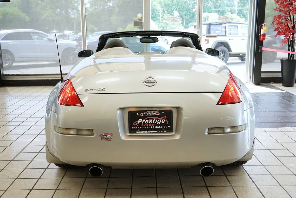 Used 2004 Nissan 350Z Touring RWD image 15