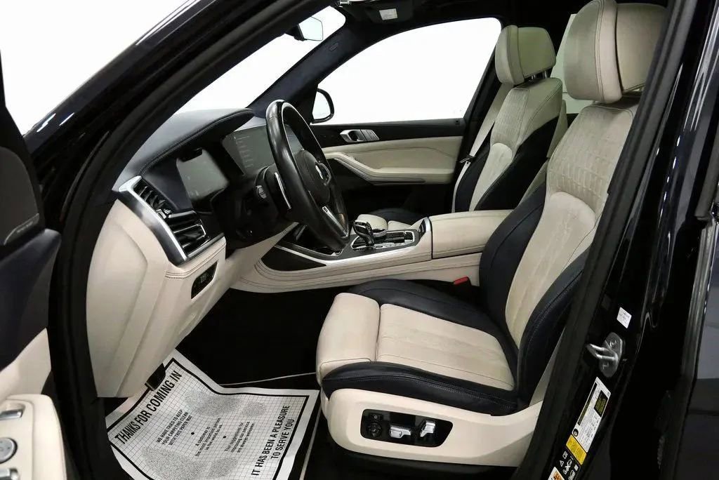 Used 2022 BMW X7 M50i image 12