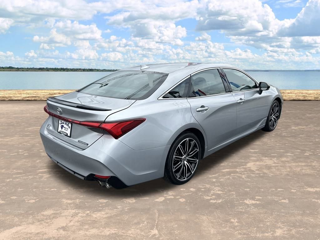 Used 2021 Toyota Avalon Touring image 5
