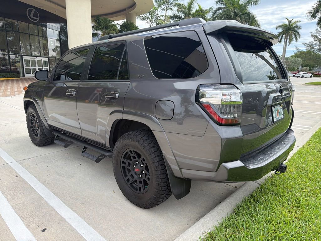 Used 2021 Toyota 4Runner SR5 Premium w/ Moonroof Package RWD image 11
