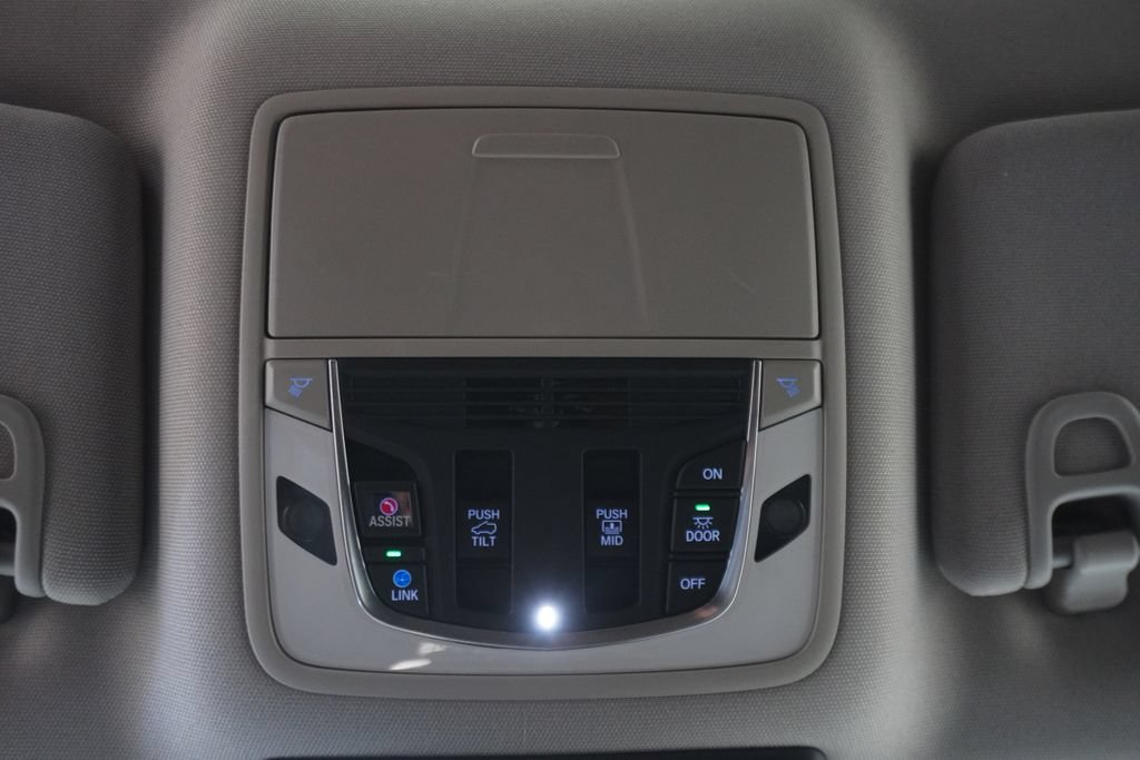 Used 2023 Acura MDX w/ Technology Package FWD image 27
