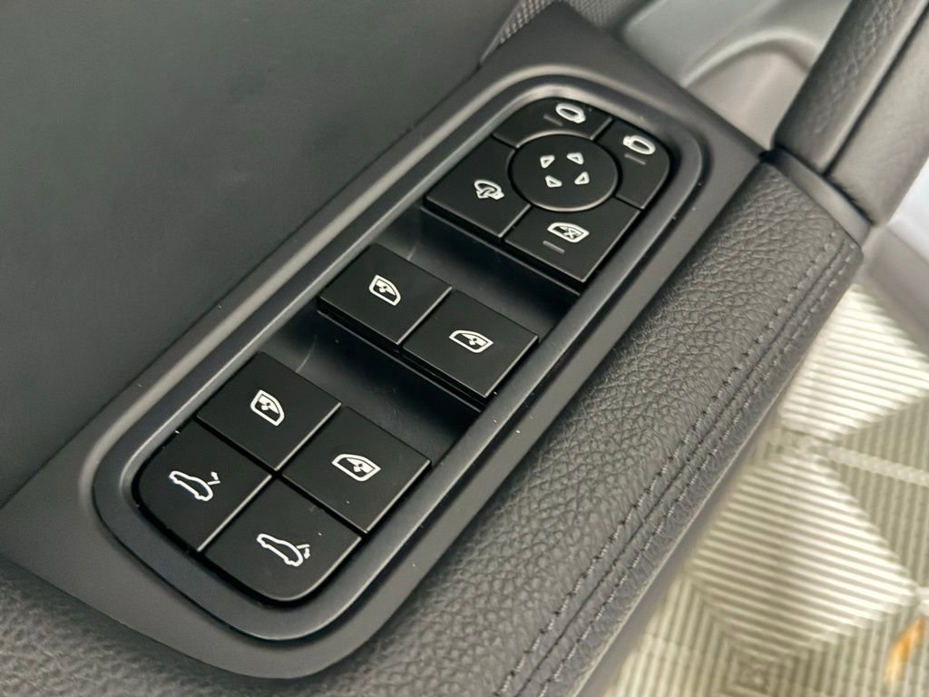 New 2026 Porsche Cayenne image 27