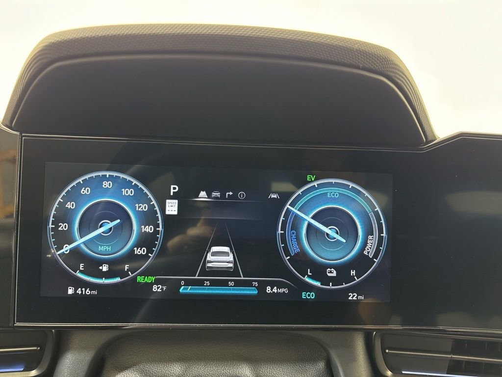 Used 2025 Hyundai Elantra SEL FWD image 24
