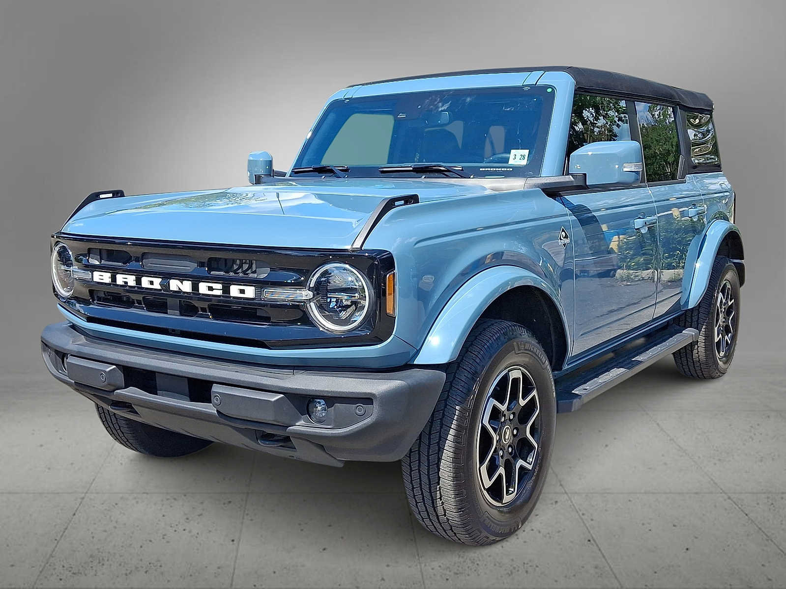 Used 2023 Ford Bronco Outer Banks AWD/4WD image 1
