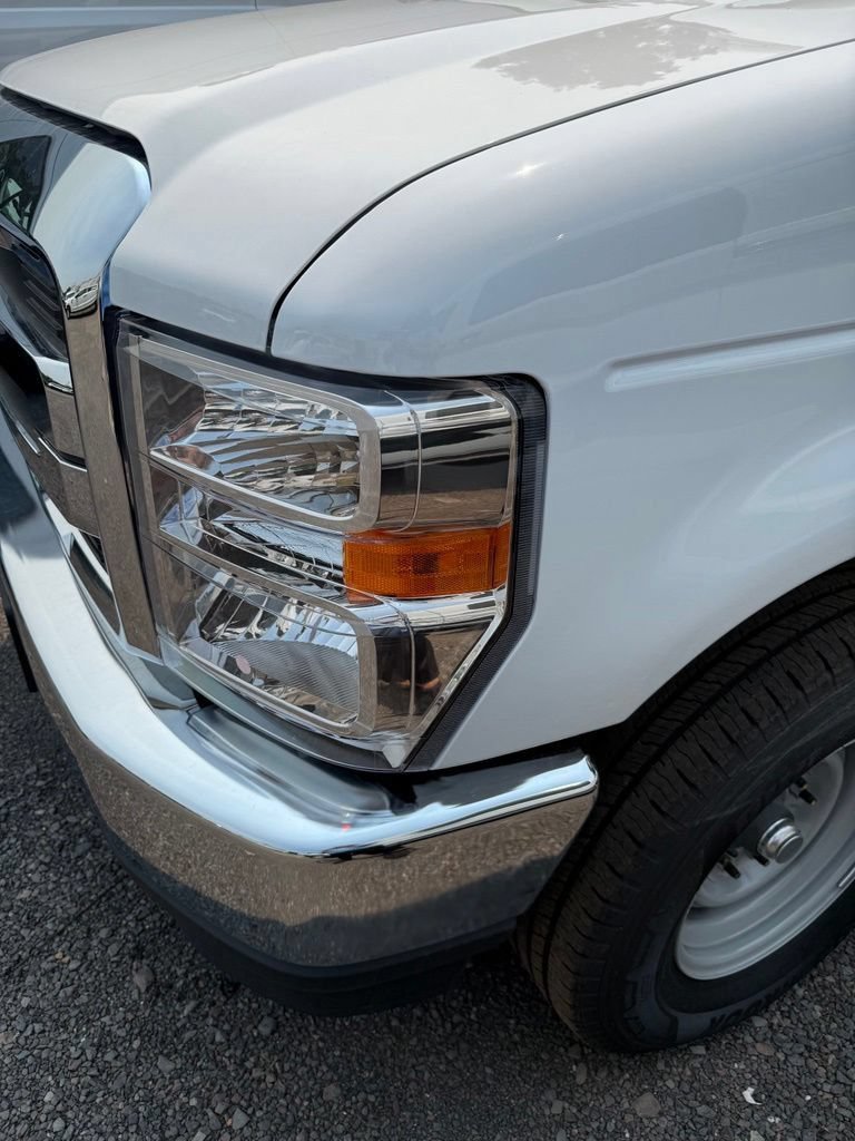New 2027 Ford E-350 and Econoline 350 Super Duty w/ Driver's Safety Package RWD image 13