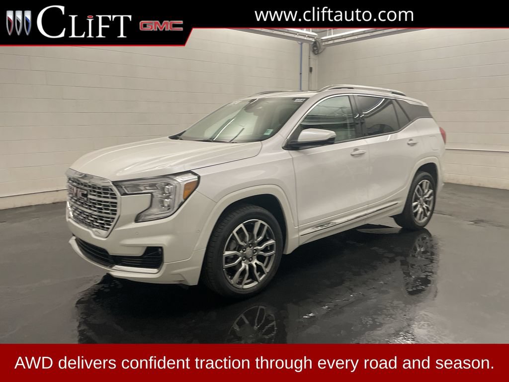 Used 2024 GMC Terrain Denali w/ Denali Premium Package AWD/4WD image 1