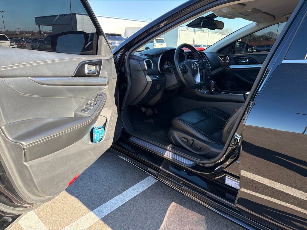 Used 2023 Nissan Maxima SV w/ Floor Mat Group image 16