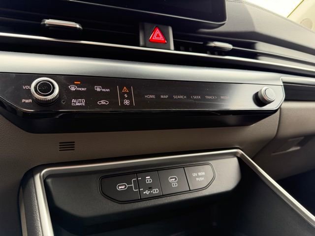 Used 2026 Kia Carnival LXS image 11