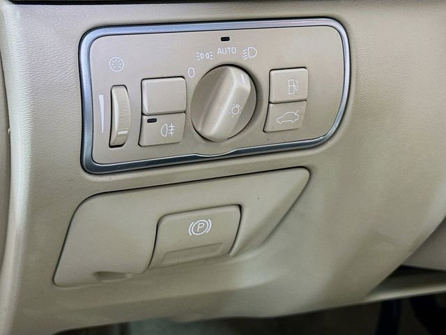 Used 2016 Volvo V60 T5 Platinum image 11