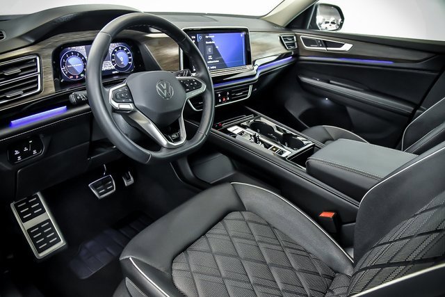 Certified 2025 Volkswagen Atlas SEL Premium R-Line image 6